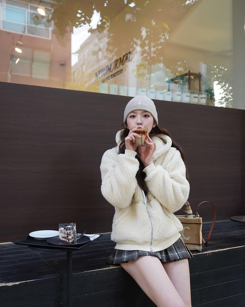 ae77c979-55b8-5b7a-9fd4-3951947f495f-5