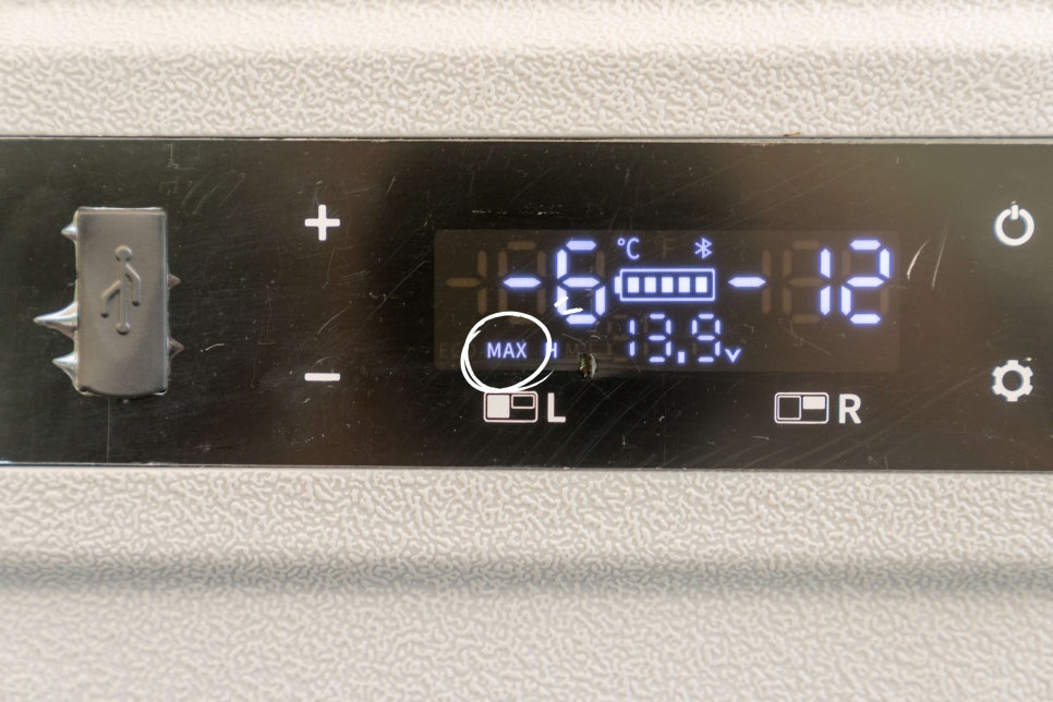 eb3e8208-7000-5405-9e1f-ac3720e61db0-24
