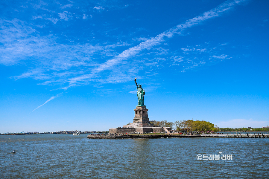 286064b5-2119-5588-bd52-6b3809613900-10