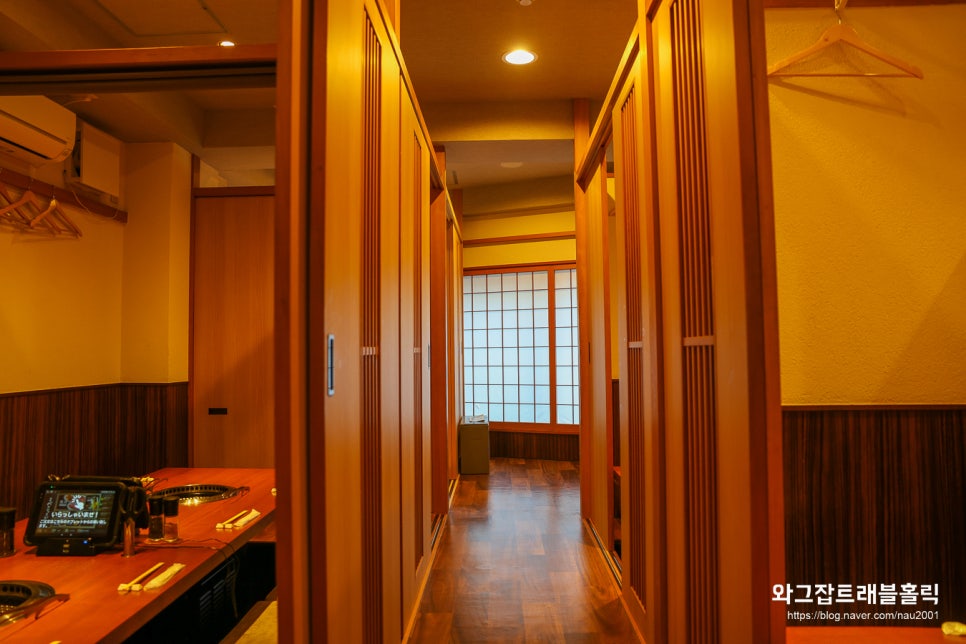 ae26819e-f322-50a6-8db3-e1605d9c9c20-9