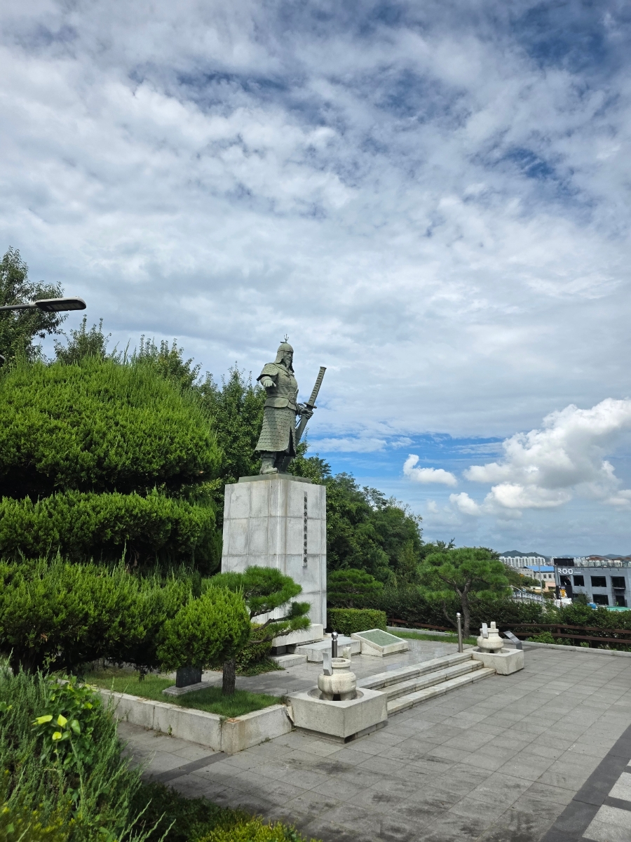 7d238d9b-32bf-58c8-b4b4-a73da72175c4-9